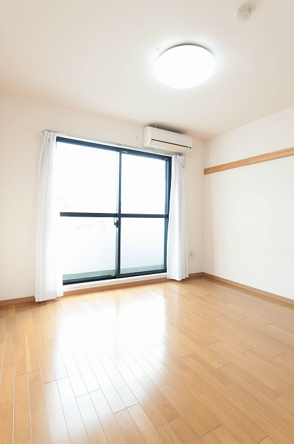 居室・リビング　洋室7.1畳　※写真は今回募集の部屋とは異なります