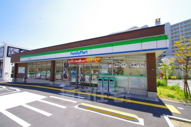 コンビニ　ファミリーマート　豊中上新田（コンビニ）まで298m