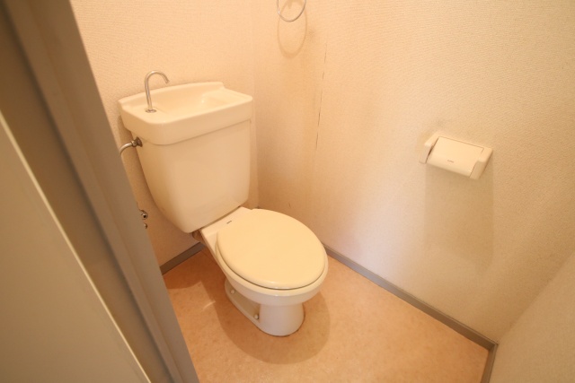 トイレ　別室の参考写真です。※現況優先