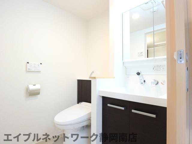 洗面設備　使いやすい洗面所です