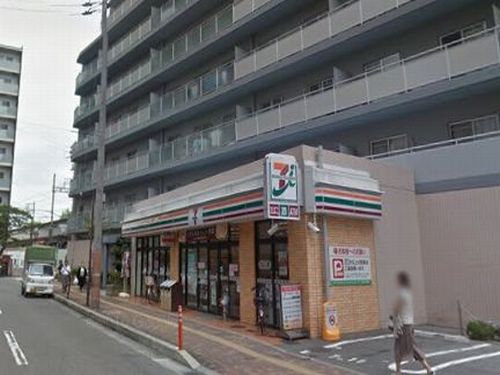 コンビニ　セブンイレブン明石大明石町店（コンビニ）まで108m