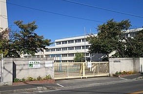 小学校　堺市立日置荘小学校（小学校）まで380m
