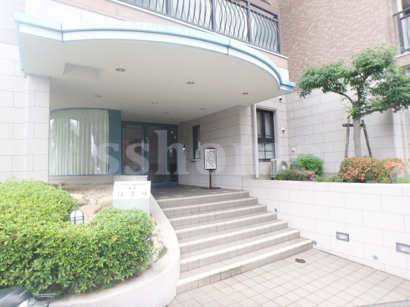 エントランス　建物入口☆