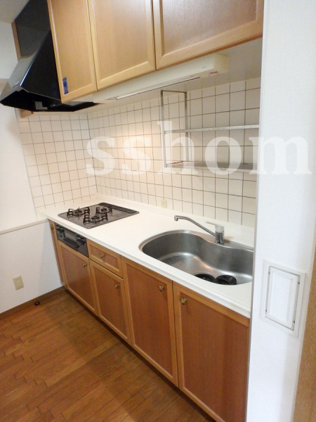 キッチン　3口ガスコンロ付き