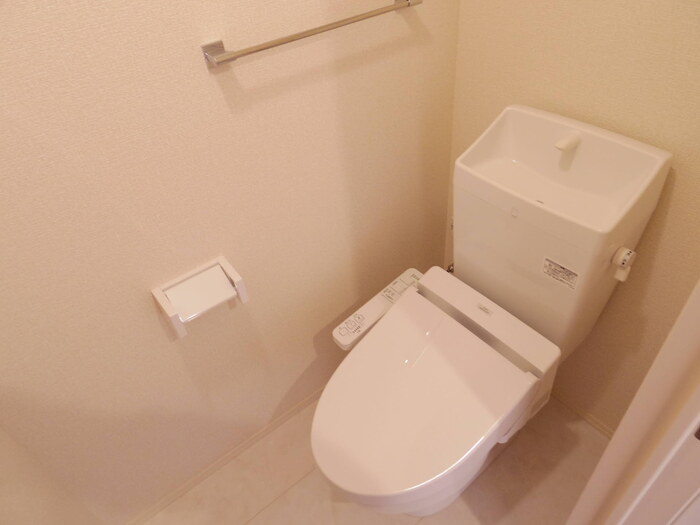 トイレ　温水洗浄便座