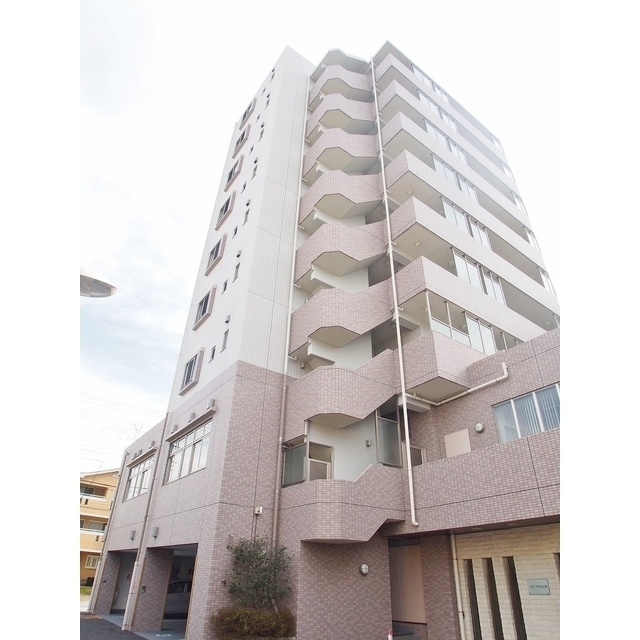 建物外観　スーパーまで徒歩１分！オートロック付マンション