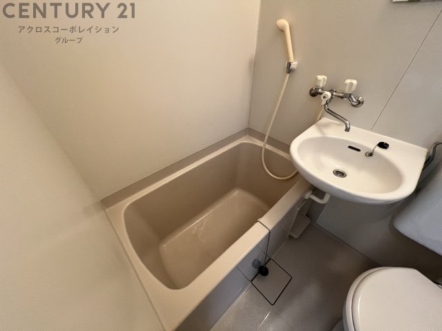 バス・シャワールーム　シンプルで機能的なユニットバスです♪