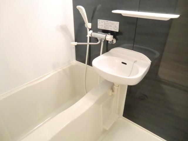 バス・シャワールーム　★清潔感のあるバスルーム★