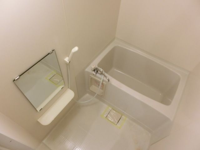 バス・シャワールーム　一日の疲れを癒してくれるバスルームです