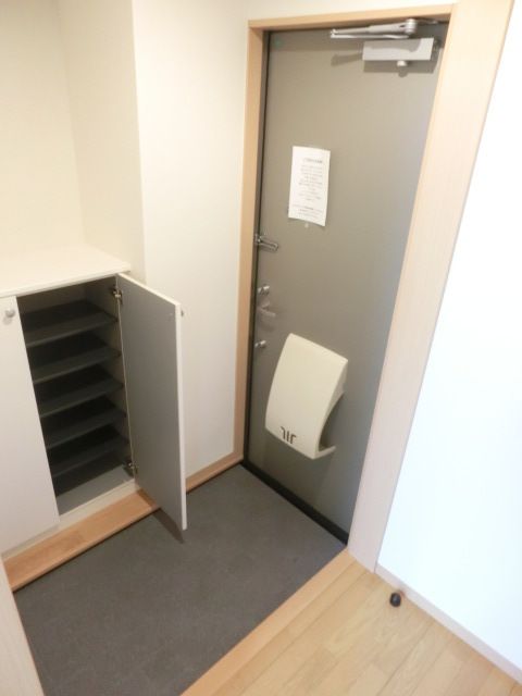 玄関　シューズボックス付き玄関です