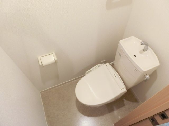 トイレ　清潔感のあるトイレです