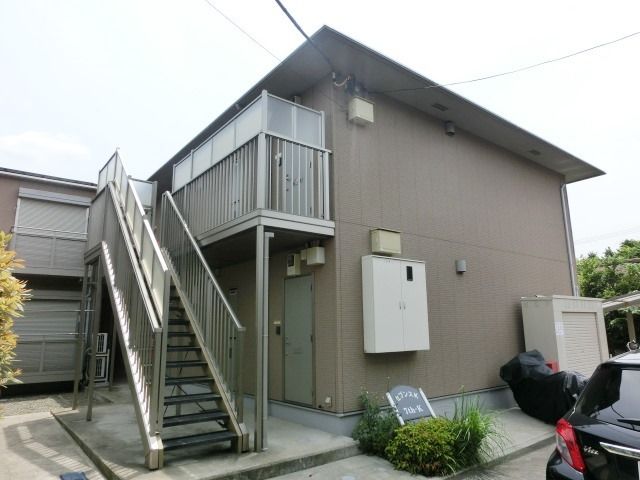 建物外観　２０１０年築のキレイなアパートですよ。