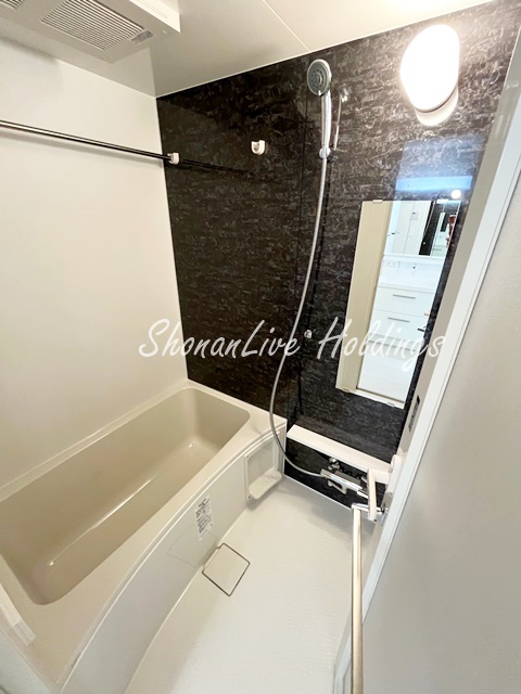 バス・シャワールーム　浴室乾燥機完備♪