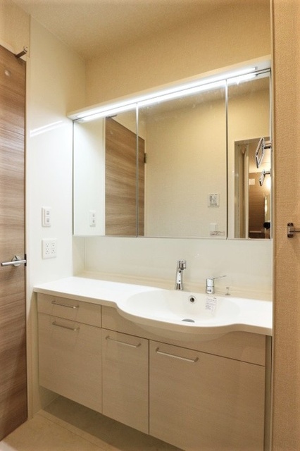 洗面設備　洗髪洗面化粧台