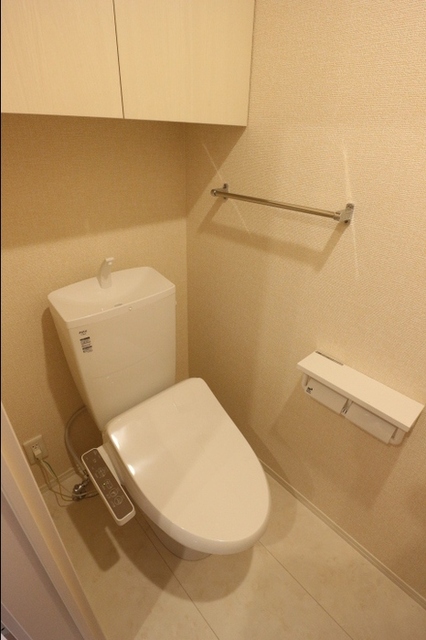 トイレ　温水洗浄暖房便座