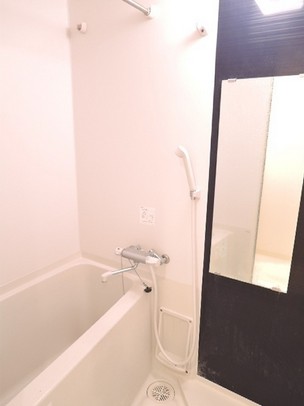 バス・シャワールーム　風呂