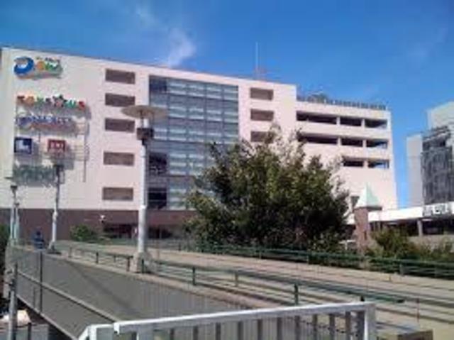 ショッピングセンター　Dew阪急山田（ショッピングセンター）まで1372m