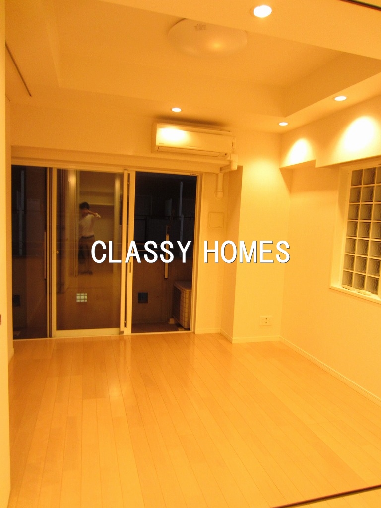 居室・リビング　2005年竣工　アデッソ大森：内観