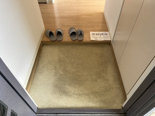 玄関　グレイス神沢B棟 ※反転タイプ