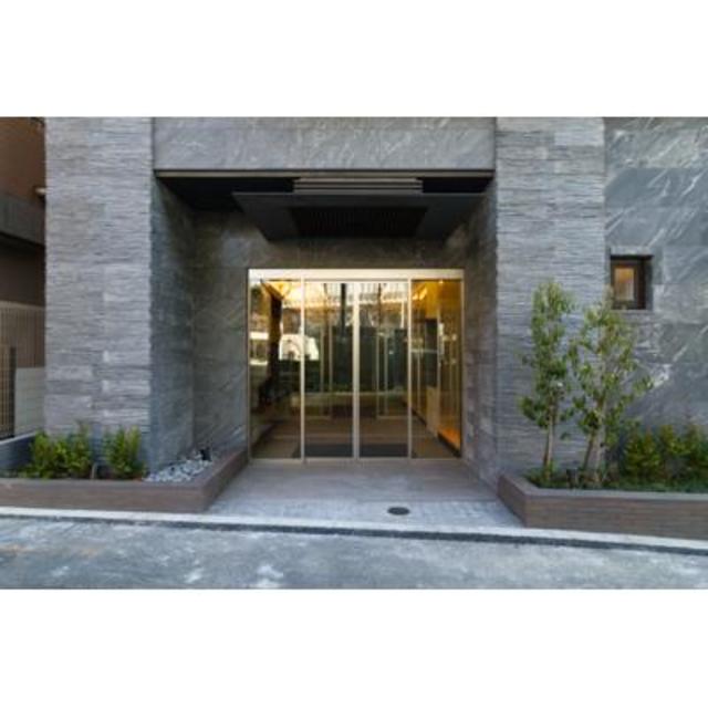 エントランス　落ち着いたエントランスです