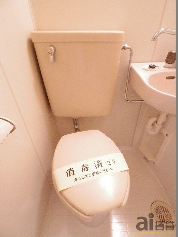 トイレ　※別号室写真です。