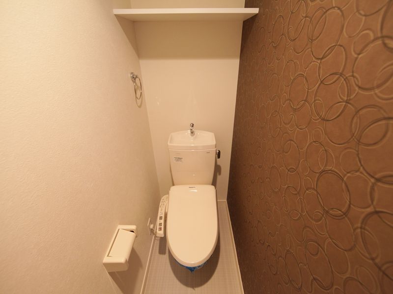 トイレ　温水洗浄便座付トイレ