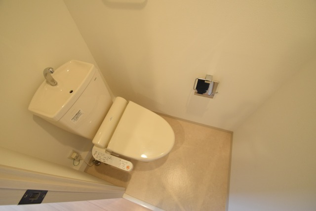 トイレ　クオーレ靭公園　温水洗浄便座