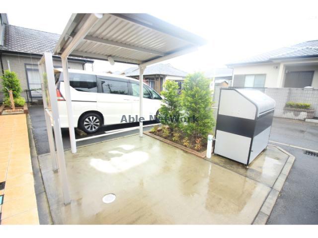 駐車場　駐車場