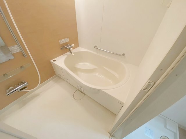 バス・シャワールーム　※同建物の類似写真となります。