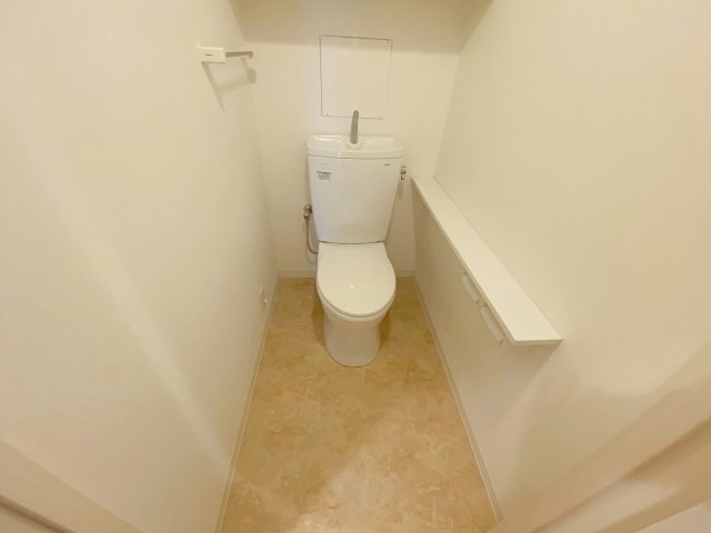 トイレ　※同建物の類似写真となります。