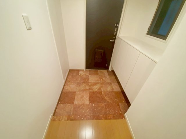 玄関　※同建物の類似写真となります。