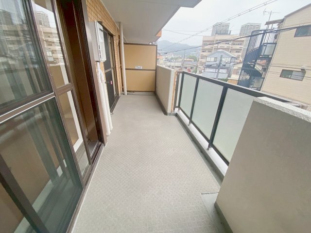 バルコニー　※同建物の類似写真となります。