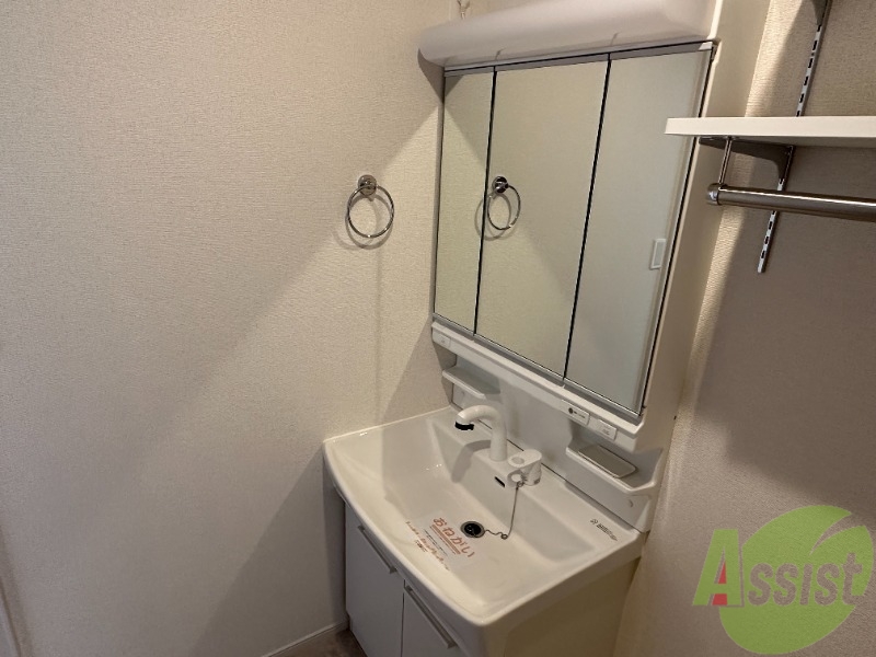 洗面設備　洗面台は独立しています。朝の身支度はこちらでどうぞ～