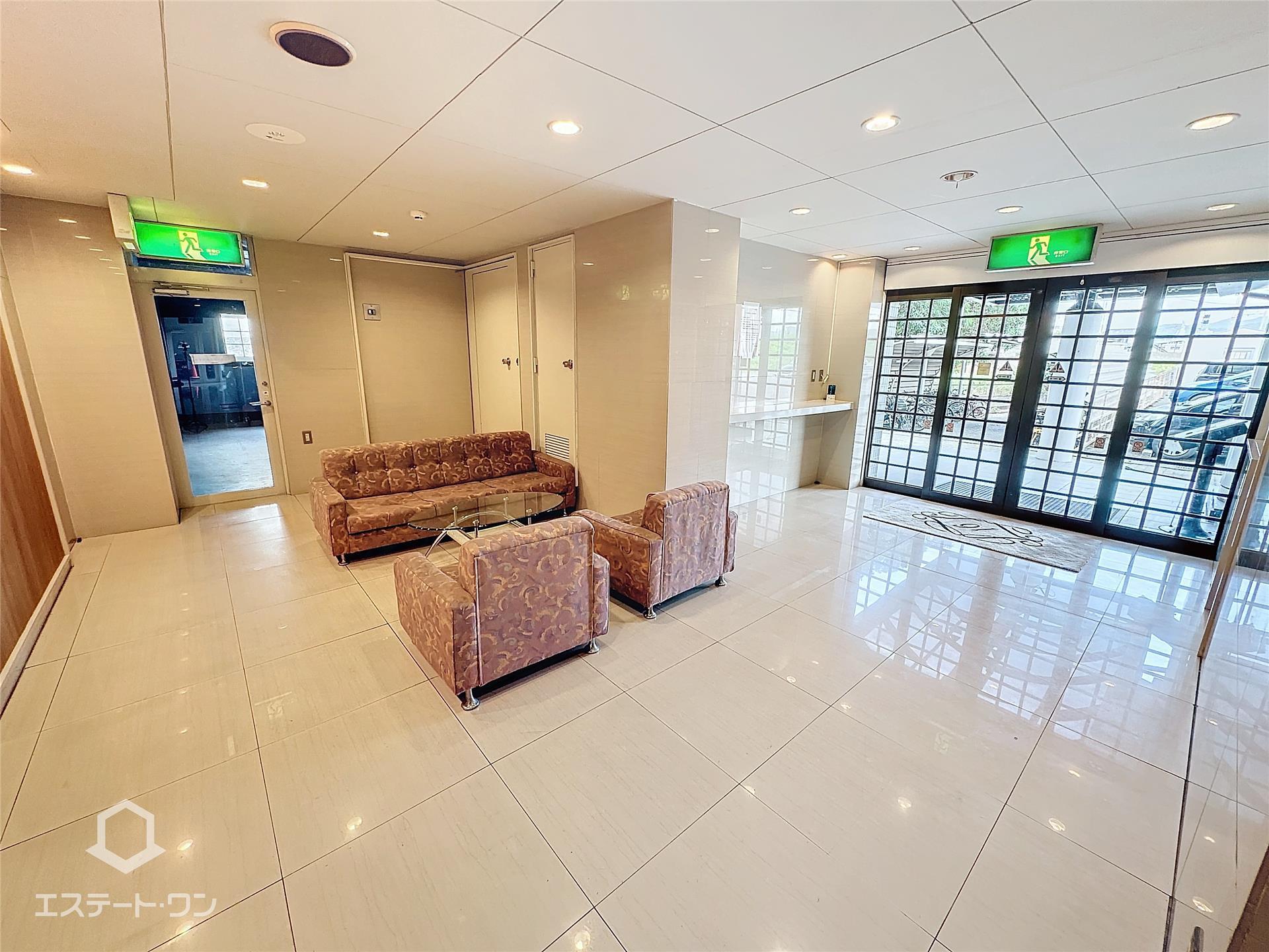 ロビー　明るいロビーがお出迎え♪