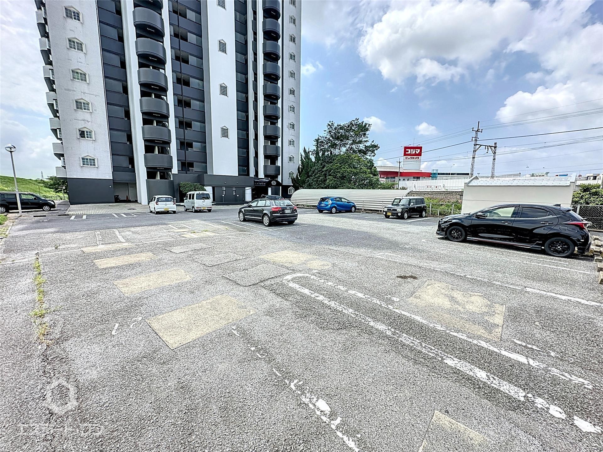 駐車場　敷地内駐車場