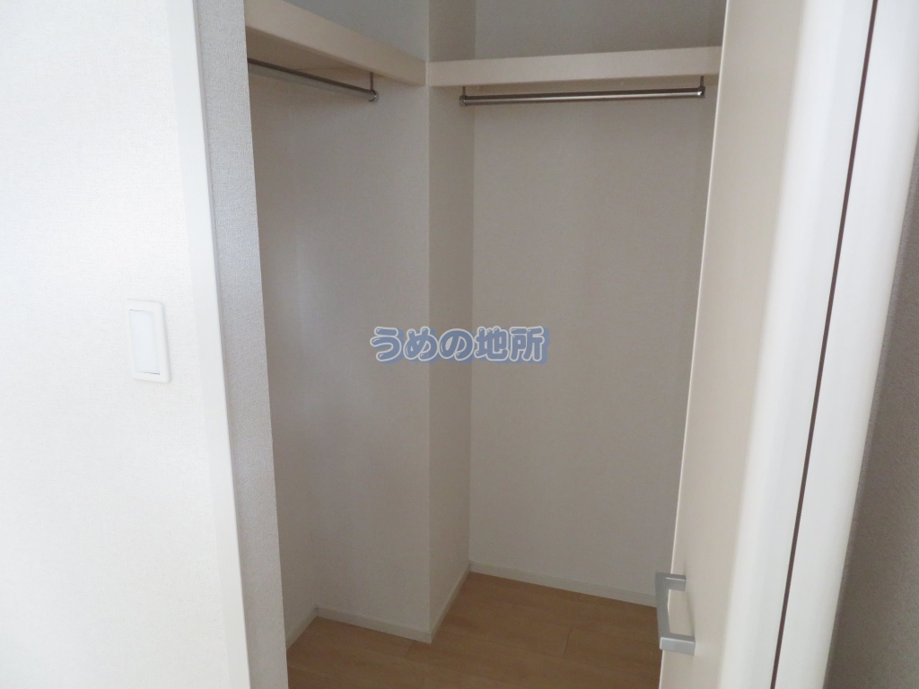 収納　洋室収納2