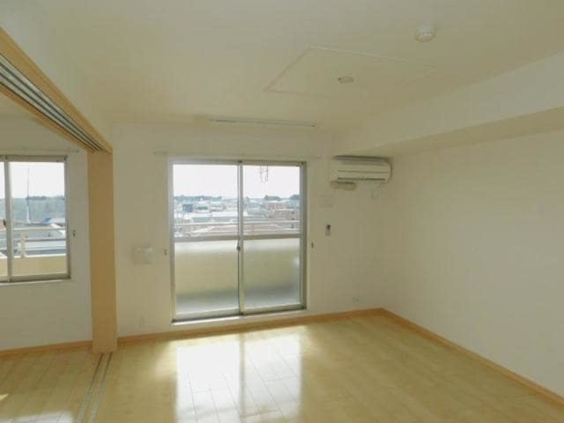 居室・リビング　図面と現状に相違がある場合には現状を優先