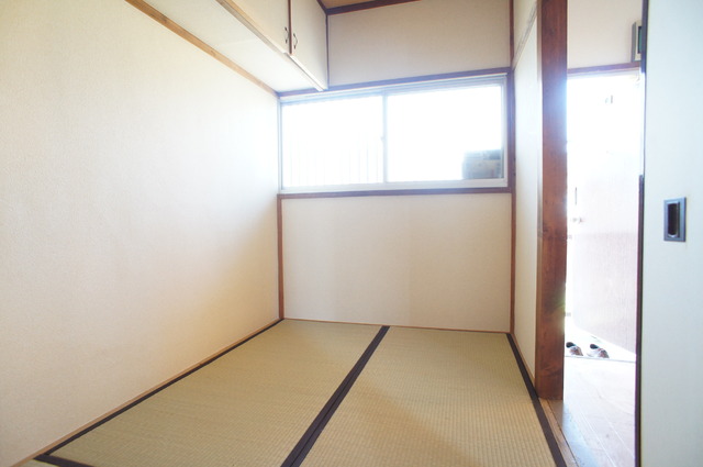 その他部屋・スペース　和室３帖☆しっとりと落ち着いた雰囲気の和室です。