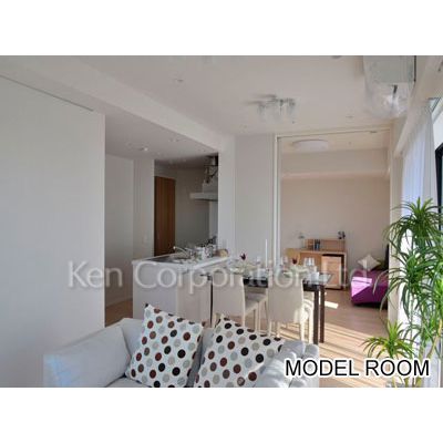 居室・リビング　同タイプ10階のお部屋を撮影。仕様が異なることがあります。