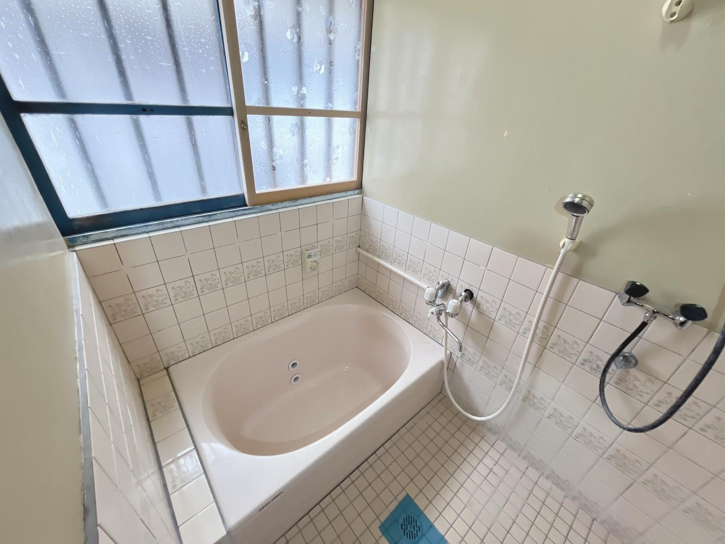 バス・シャワールーム　バスルーム