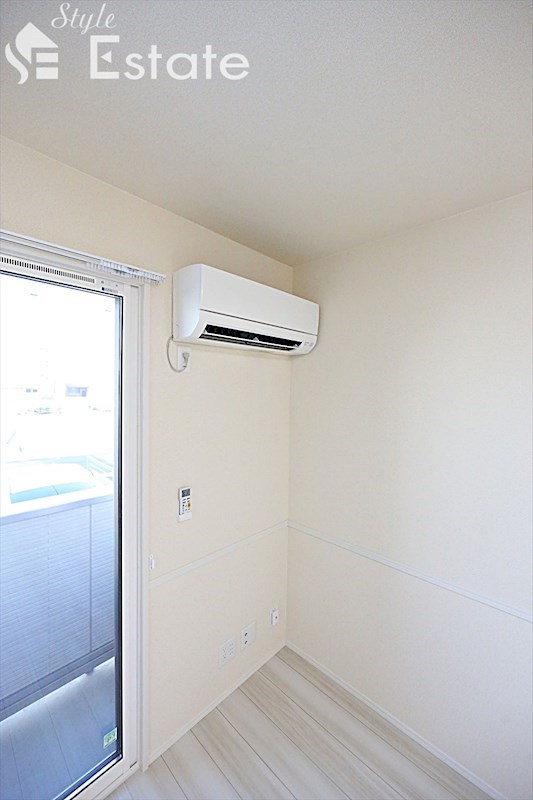 その他設備　リビングエアコン