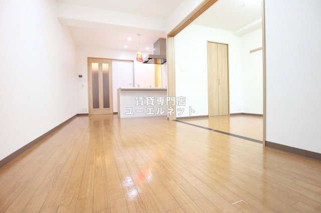 居室・リビング　ゆったりとくつろげる、落ち着きのある居室空間です