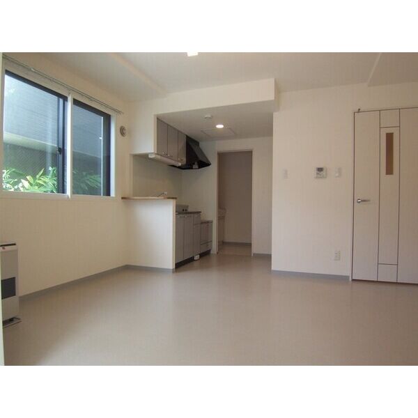 居室・リビング　ゆったり過ごせる居間です