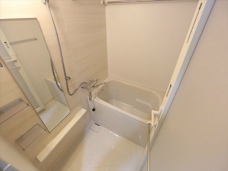 バス・シャワールーム　バスルーム　浴室暖房乾燥機付