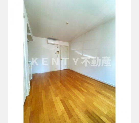 その他部屋・スペース　広くて明るい寝室