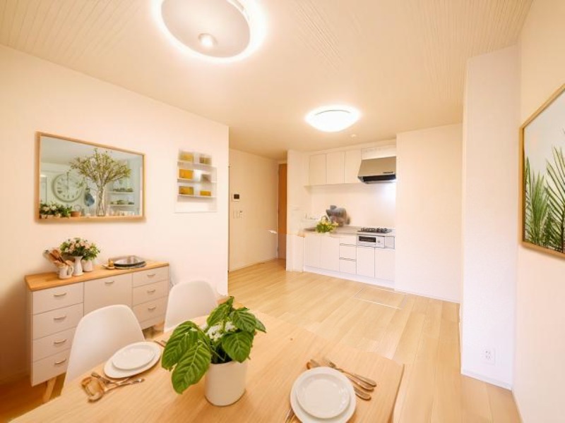 居室・リビング　CGで家具等を配置したもので家具等は含まれません