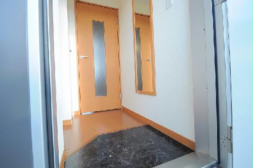 エントランス　スッキリとした廊下♪