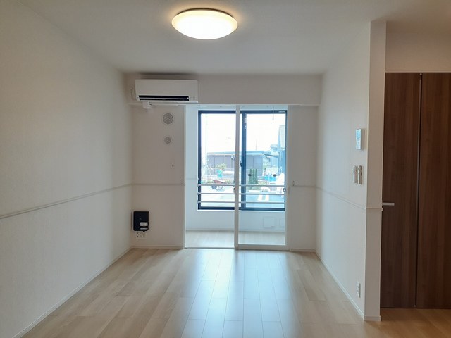 居室・リビング　同建物別号室