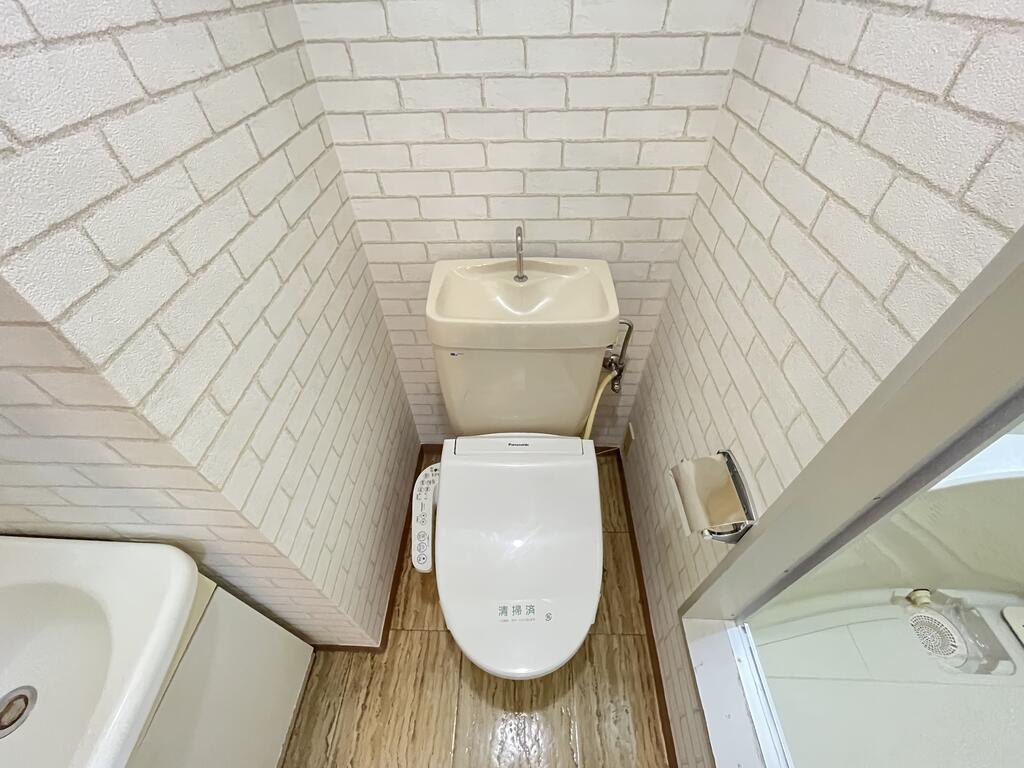 トイレ　別号室参考写真