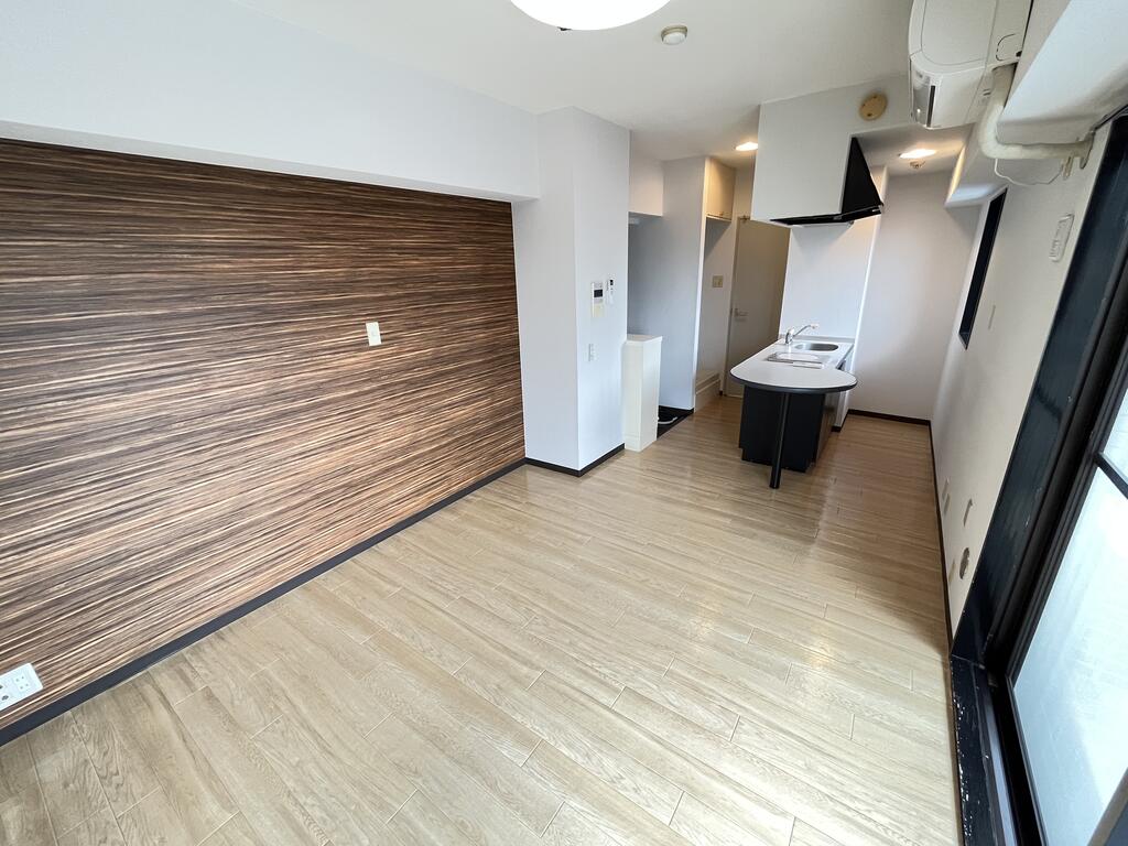 居室・リビング　別号室参考写真